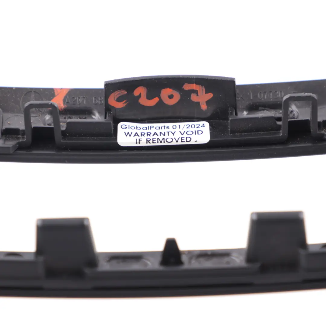 Trim Panel Heizung und Klimaanlage Bedienfeld Abdeckung für Mercedes C207 mit Teilenummer A2076801589 Mercedes C207 Trim Panel Heizung und Klimaanlage Bedienfeld Abdeckung - SKU A2076801589 - Teilenummer A2076801589