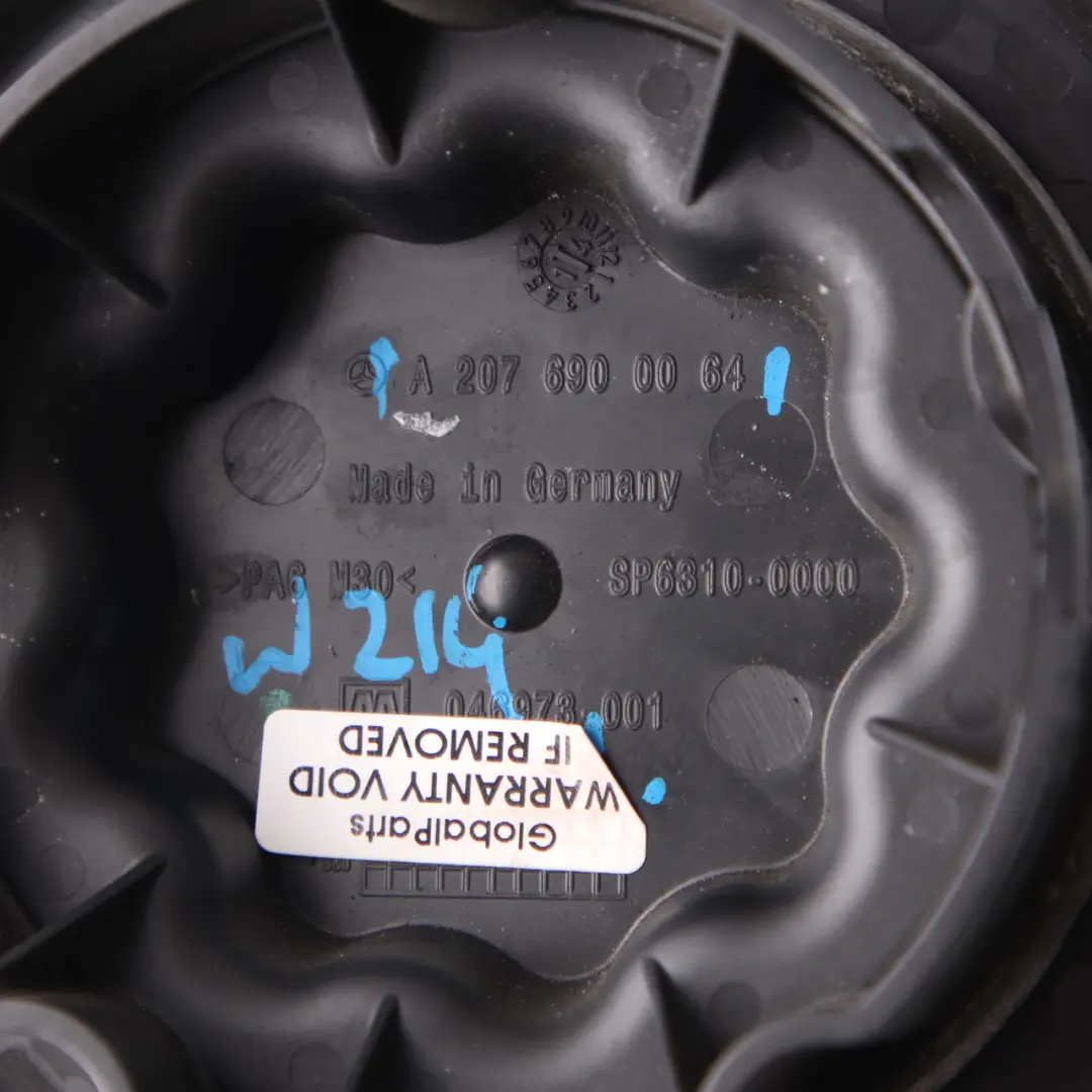 Korek Ad Blue do Mercedes W212 S212 C207 o numerze A2076900064 Mercedes W212 S212 C207 Korek Ad Blue - SKU A2076900064 - Numer Części A2076900064