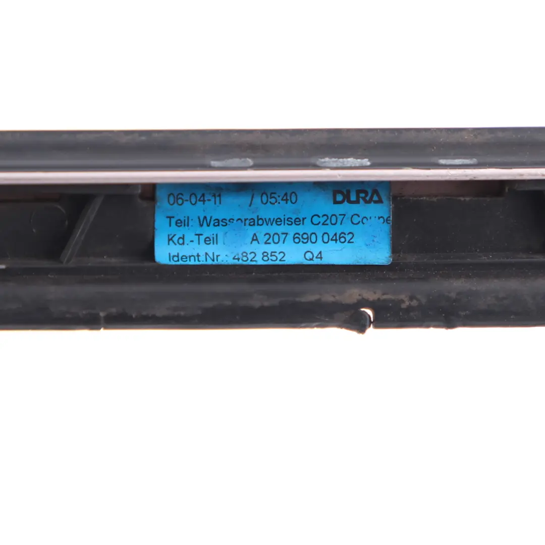 W207 Coupé Modanatura a goccia anteriore destra parabrezza per Mercedes con numero di parte A2076900462 Mercedes W207 Coupé Modanatura a goccia anteriore destra parabrezza - SKU A2076900462 - Numero di parte A2076900462