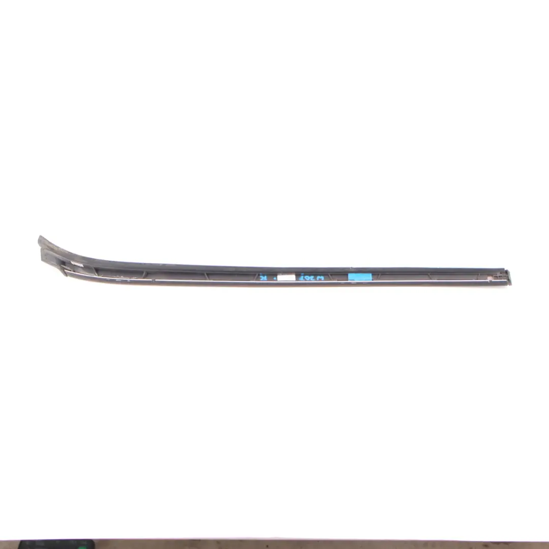 Mercedes W207 Coupe Moulure d'égouttage droite garniture pare brise - SKU A2076900462 - Numéro de pièce A2076900462