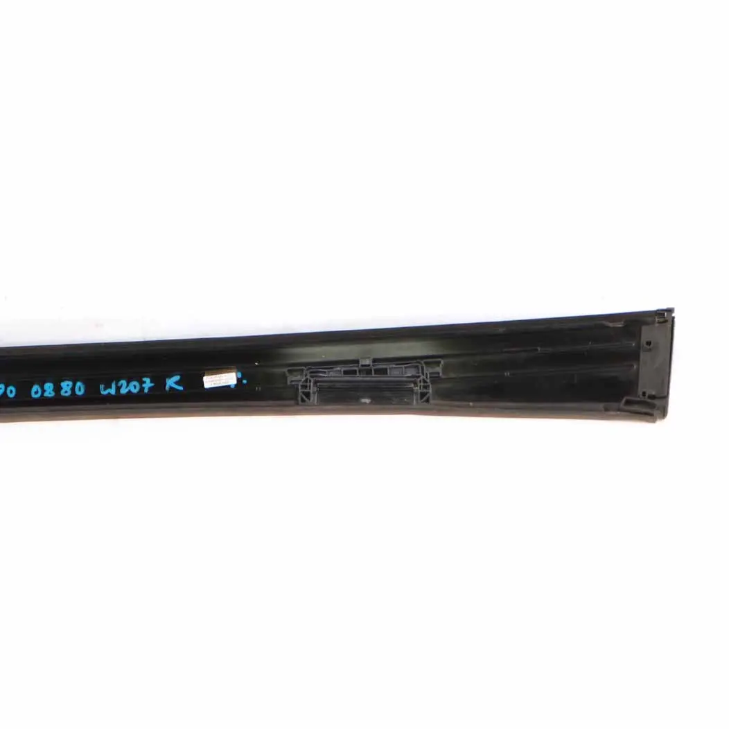 Mercedes C204 C207 Striscia tetto Modanatura destra Trim Top Garnish Cover Nero - SKU A2076900880 - Numero di parte A2076900880