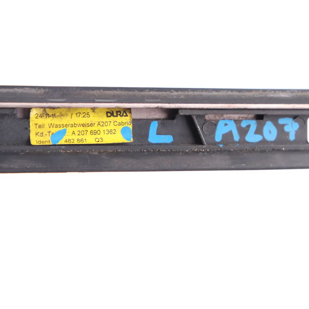 Mercedes W207 A207 Windschutzscheibe Seitenstreifen Trim Links Schwarz - SKU A2076901362 - Teilenummer A2076901362