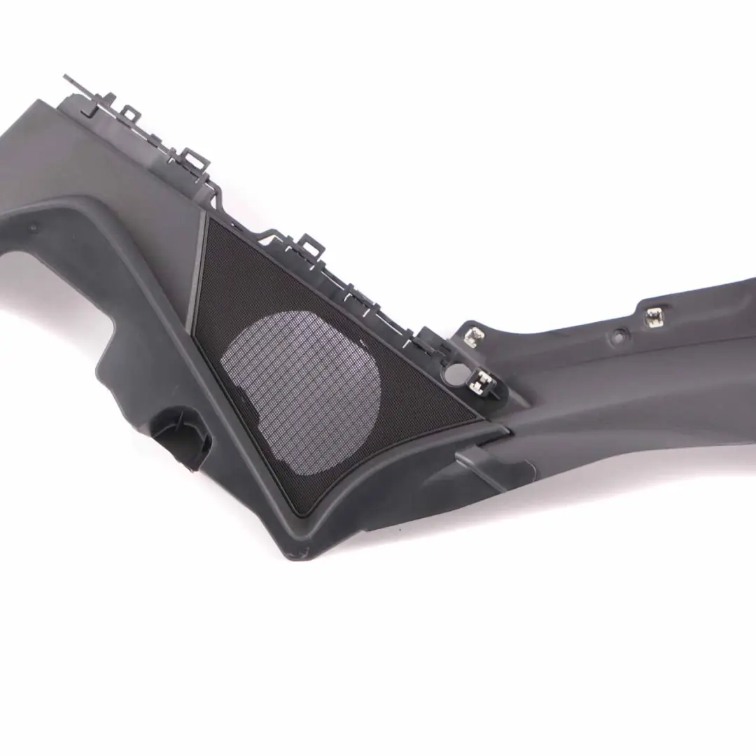 Embellecedor Tapa Trasera Lateral Derecha C63 para Mercedes A207 con número de pieza A2076901425 Mercedes A207 Embellecedor Tapa Trasera Lateral Derecha C63 - SKU A2076901425 - Número de pieza A2076901425