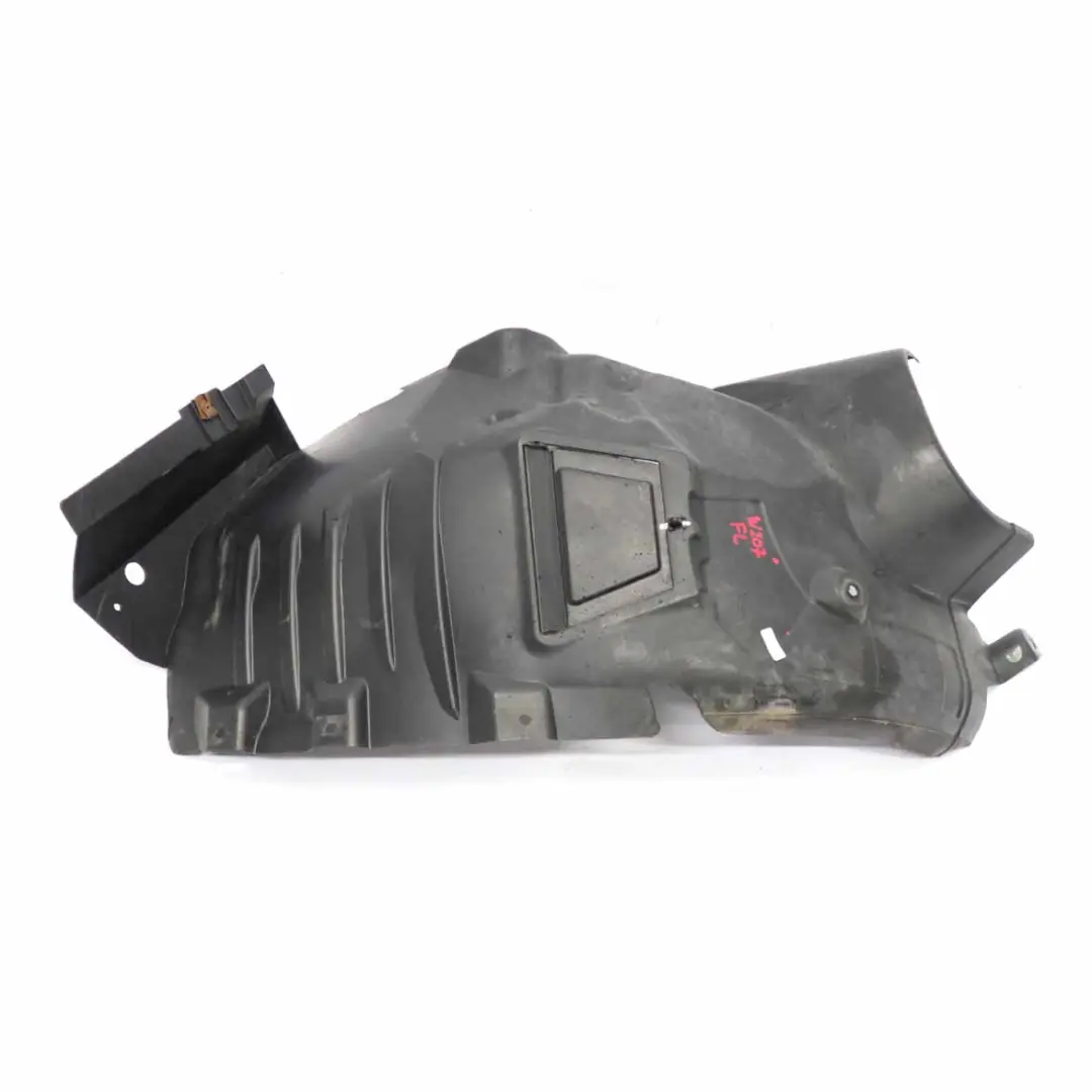 Mercedes W207 Passage de roue avant gauche Panneau - SKU A2076901830 - Numéro de pièce A2076901830