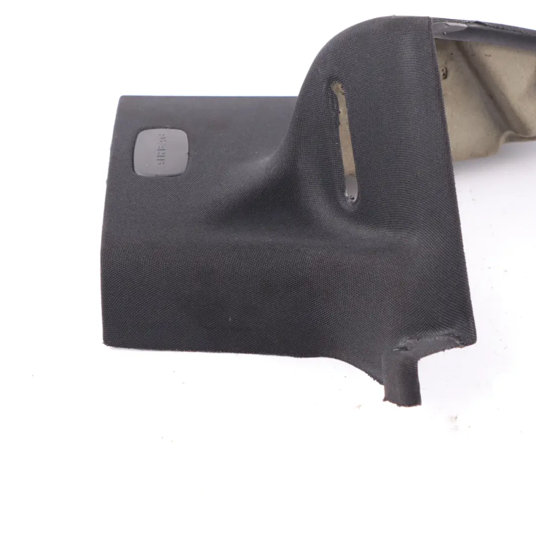 W207 Panneau de garniture C-Pillar Arrière Droite Noire pour Mercedes à propos du numéro de pièce A2076903025 Mercedes W207 Panneau de garniture C-Pillar Arrière Droite Noire - SKU A2076903025 - Numéro de pièce A2076903025