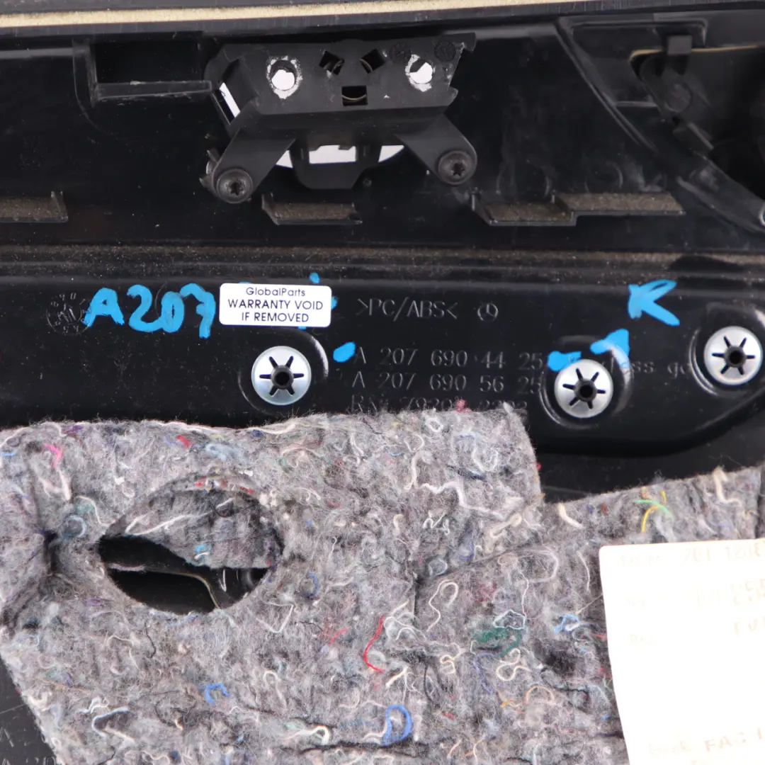  Pannello laterale Mercedes A207 Cabrio Copertura laterale posteriore destra - SKU A2076906325 - Numero di parte A2076906325