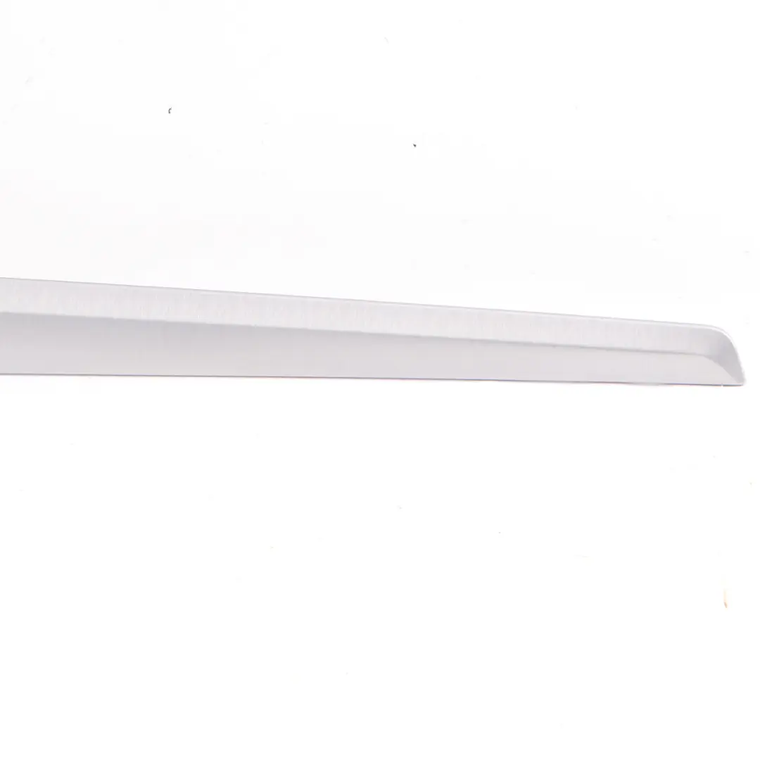 Mercedes W207 C207 Baguette Carte Visite Garniture Avant Gauche Alu - SKU A2077200322 - Numéro de pièce A2077200322
