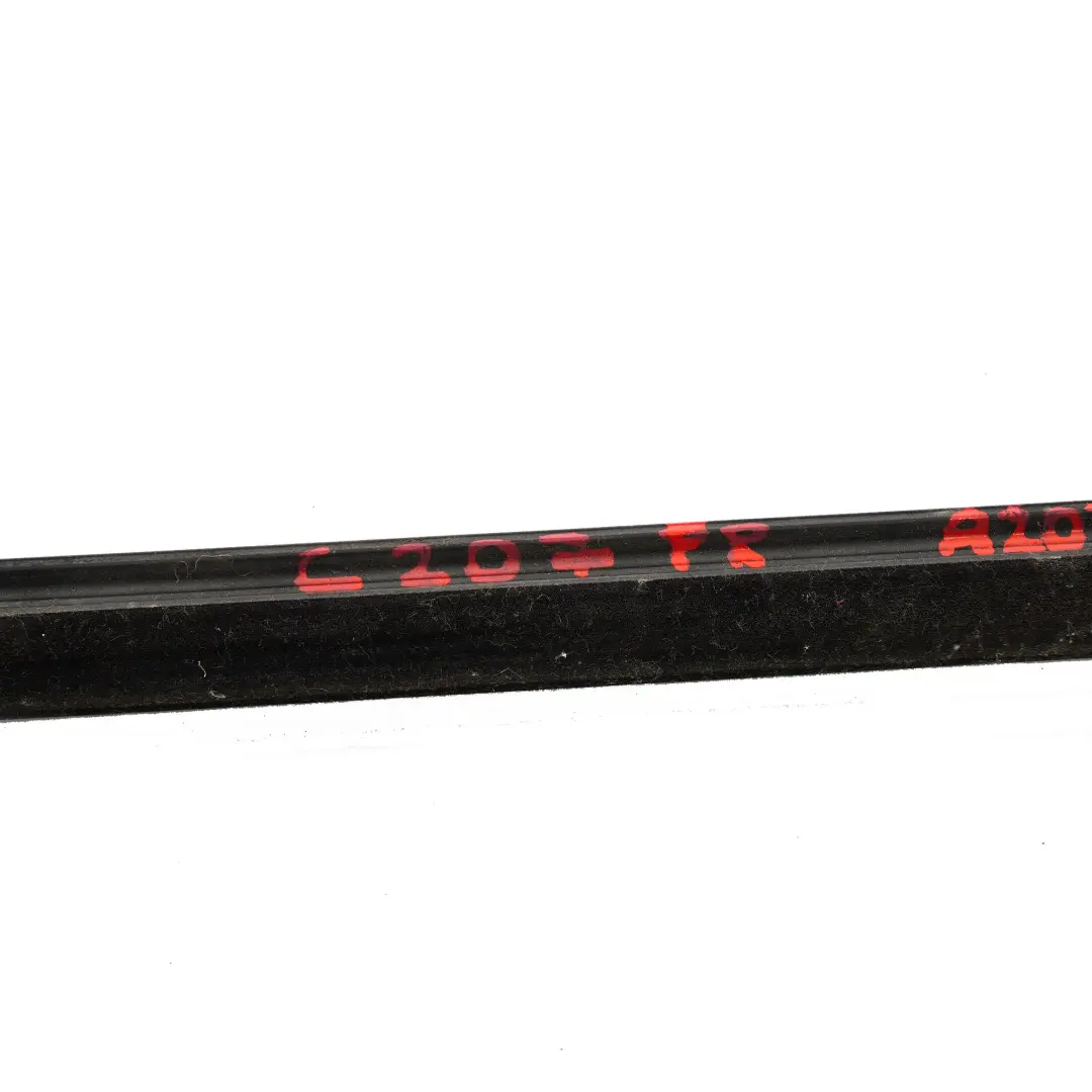 Mercedes W207 Delantero Derecho Puerta Rail Tira de Sellado Cromado - SKU A2077200400 - Número de pieza A2077200400