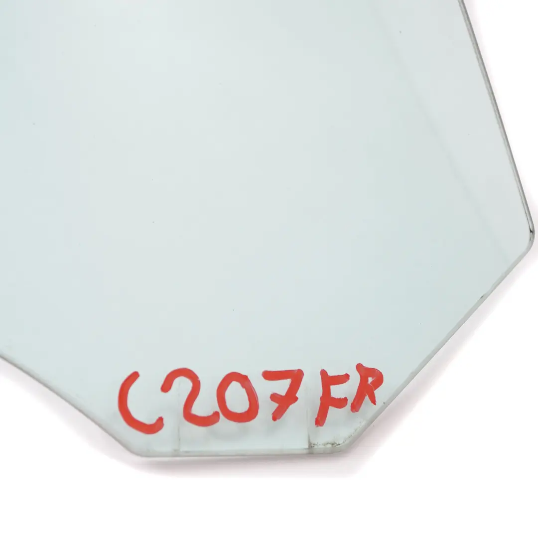 Fenster Glas Tür Seite vorne rechts Grün AS2 für Mercedes C207 Coupe mit Teilenummer A2077250210 Mercedes C207 Coupe Fenster Glas Tür Seite vorne rechts Grün AS2 - SKU A2077250210 - Teilenummer A2077250210