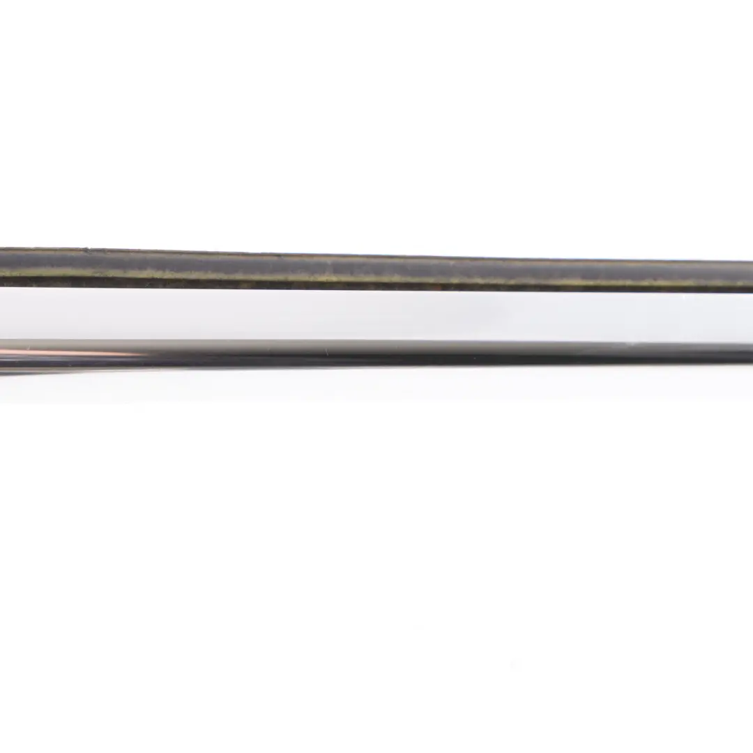 W207 Türfensterverkleidung Zierleiste Chrom Vorne Rechts für Mercedes mit Teilenummer A2077250282 Mercedes W207 Türfensterverkleidung Zierleiste Chrom Vorne Rechts - SKU A2077250282 - Teilenummer A2077250282