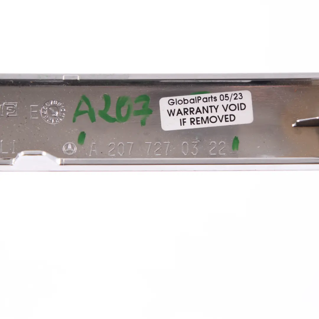 W207 Carte de Porte Décor Strip Avant Gauche Chrome pour Mercedes à propos du numéro de pièce A2077270322 Mercedes W207 Carte de Porte Décor Strip Avant Gauche Chrome - SKU A2077270322 - Numéro de pièce A2077270322