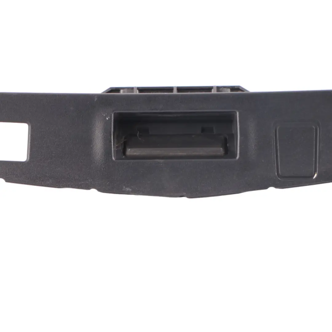 Mercedes W207 Supporto Maniglia Portellone Bagagliaio Montaggio - SKU A2077500393 - Numero di parte A2077500393