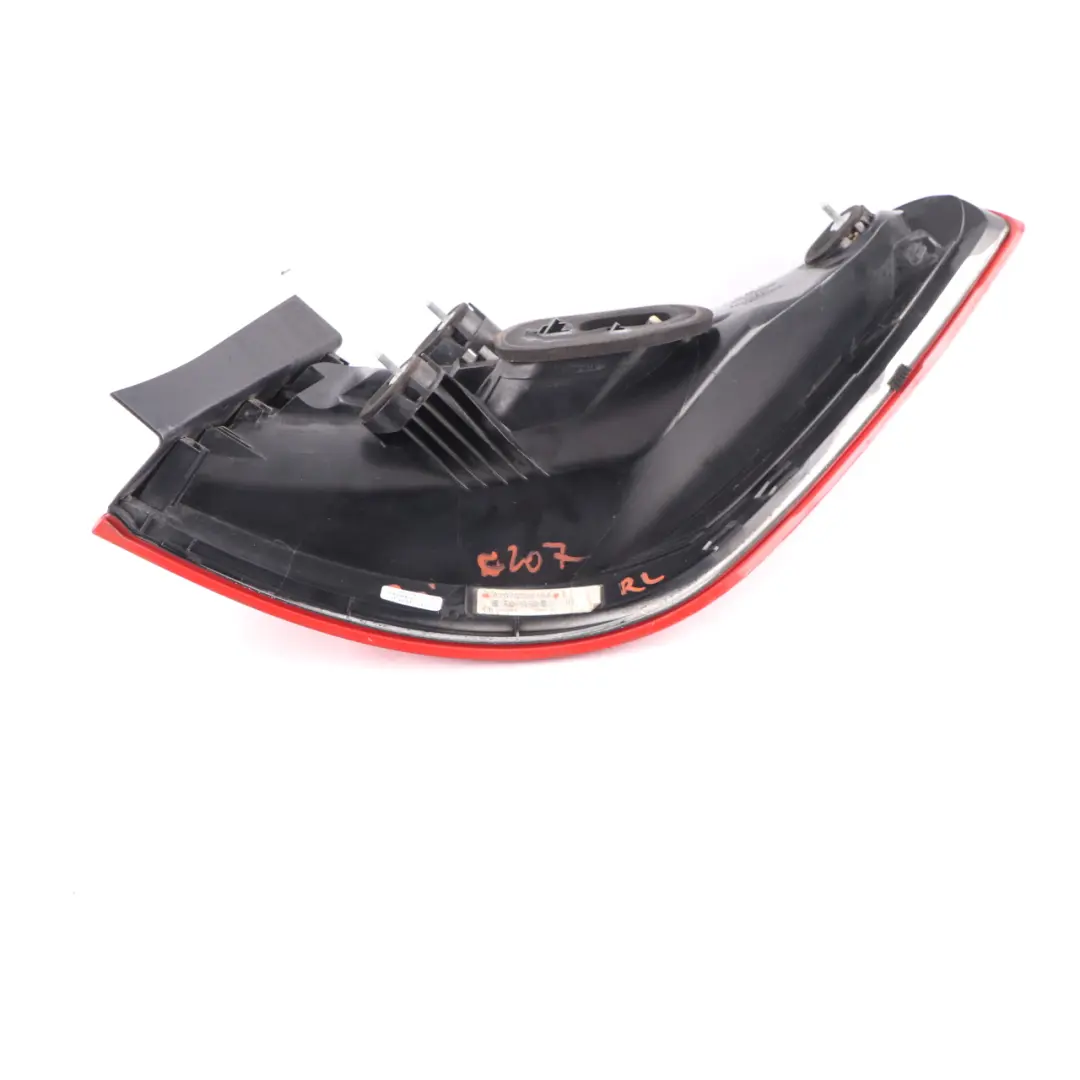 Fanale posteriore sinistro Fanale posteriore per Mercedes A207 C207 con numero di parte A2078200164 Mercedes A207 C207 Fanale posteriore sinistro Fanale posteriore - SKU A2078200164 - Numero di parte A2078200164