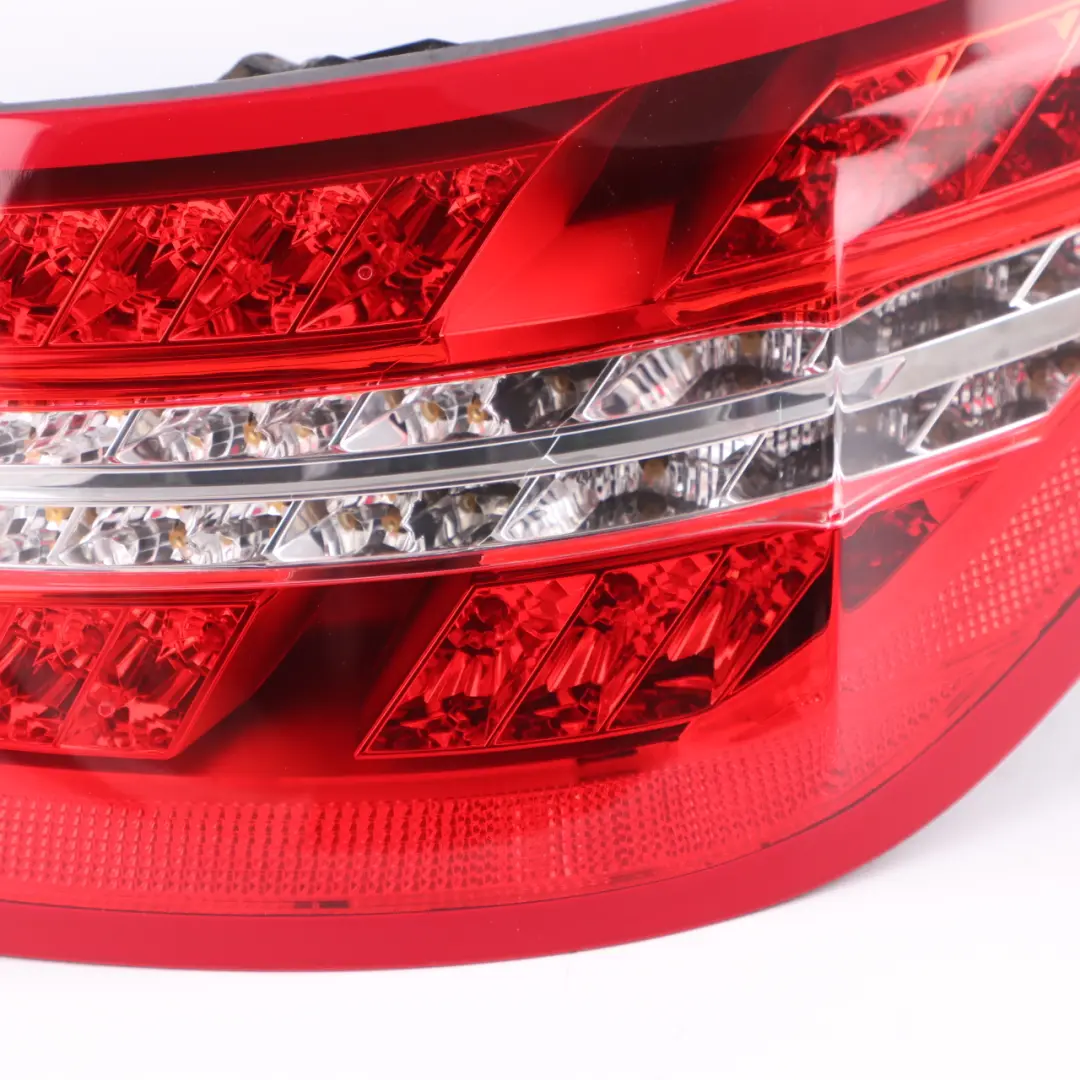 Mercedes A207 C207 Luz Trasera Derecha Luz Trasera - SKU A2078200264 - Número de pieza A2078200264