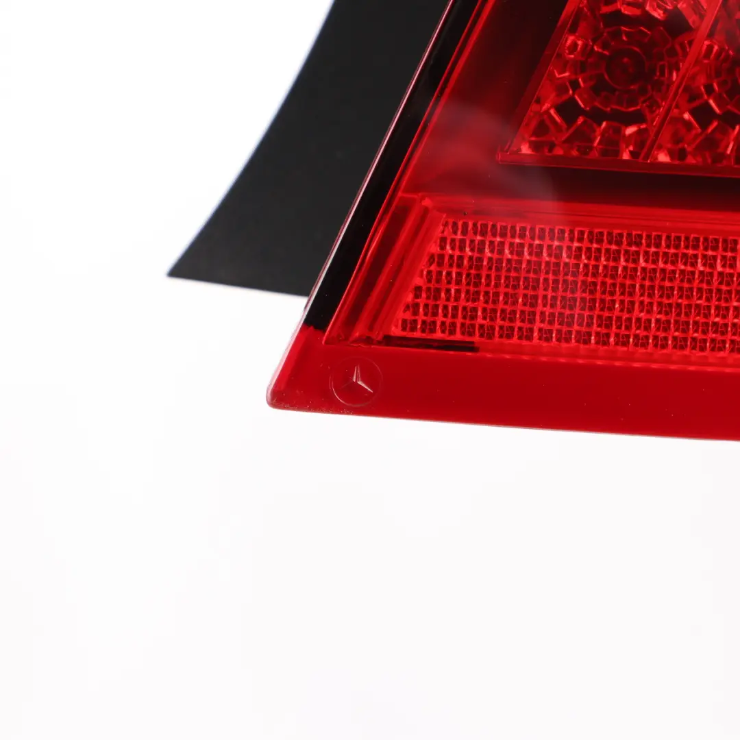 Feu Arrière Droit Mercedes A207 C207 Feu Arrière pour à propos du numéro de pièce A2078200264 Feu Arrière Droit Mercedes A207 C207 Feu Arrière - SKU A2078200264 - Numéro de pièce A2078200264