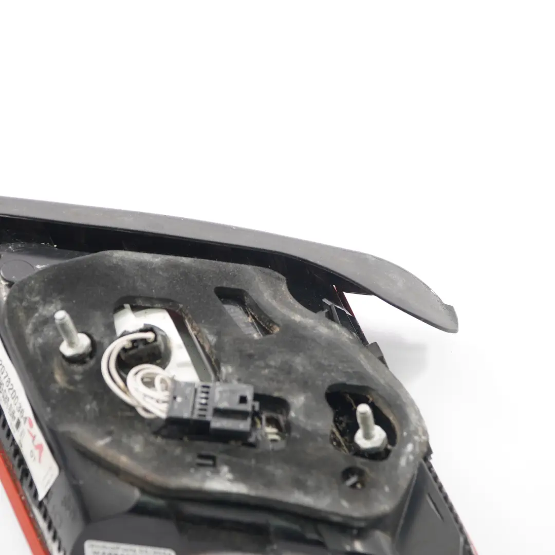 W207 Fanale posteriore lato sinistro Luce coperchio interno per Mercedes con numero di parte A2078200364 Mercedes W207 Fanale posteriore lato sinistro Luce coperchio interno - SKU A2078200364-1 - Numero di parte A2078200364