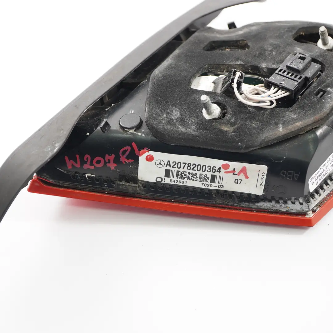 Mercedes W207 arrière gauche Éclairage couvercle intérieur coffre - SKU A2078200364-1 - Numéro de pièce A2078200364