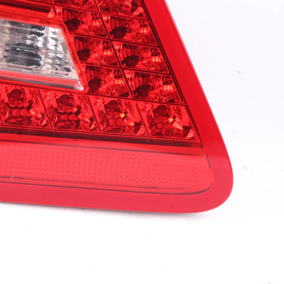 W207 Fanale posteriore lato sinistro Luce coperchio interno per Mercedes con numero di parte A2078200364 Mercedes W207 Fanale posteriore lato sinistro Luce coperchio interno - SKU A2078200364 - Numero di parte A2078200364