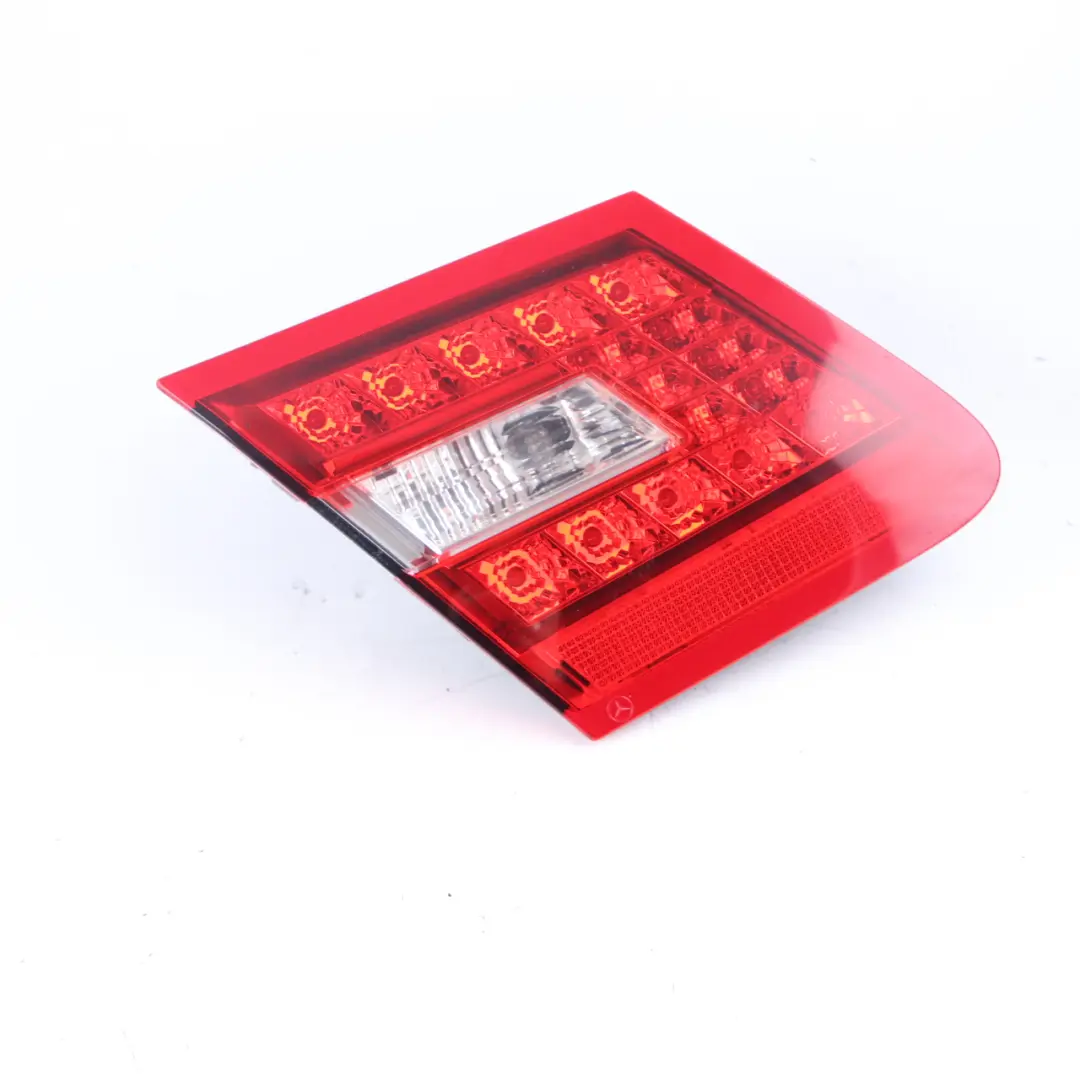 W207 Fanale posteriore lato sinistro Luce coperchio interno per Mercedes con numero di parte A2078200364 Mercedes W207 Fanale posteriore lato sinistro Luce coperchio interno - SKU A2078200364 - Numero di parte A2078200364