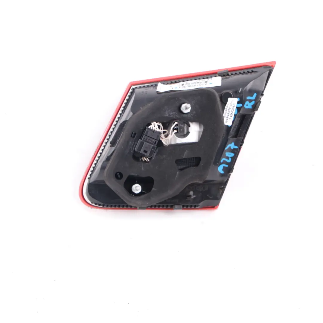 W207 Fanale posteriore lato sinistro Luce coperchio interno per Mercedes con numero di parte A2078200364 Mercedes W207 Fanale posteriore lato sinistro Luce coperchio interno - SKU A2078200364 - Numero di parte A2078200364