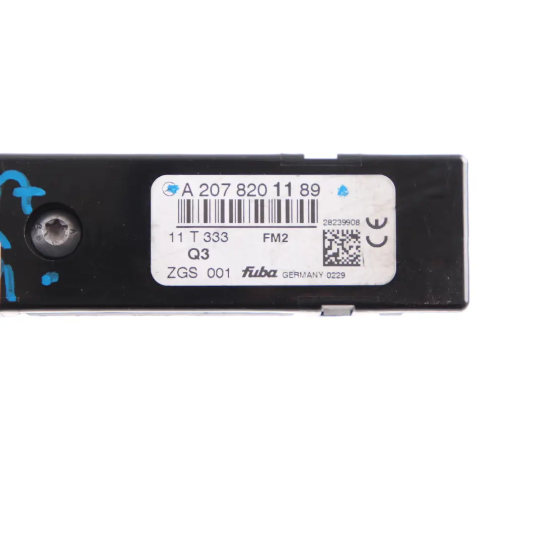 Amplificatore antenna Mercedes W207 Cabrio Unità antenna sinistra per con numero di parte A2078201189 Amplificatore antenna Mercedes W207 Cabrio Unità antenna sinistra - SKU A2078201189 - Numero di parte A2078201189