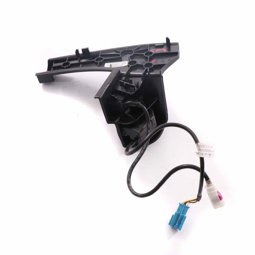 W207 Console centrale Connettore presa AUX USB Trim per Mercedes W204 con numero di parte A2078210411 Mercedes W204 W207 Console centrale Connettore presa AUX USB Trim - SKU A2078210411 - Numero di parte A2078210411
