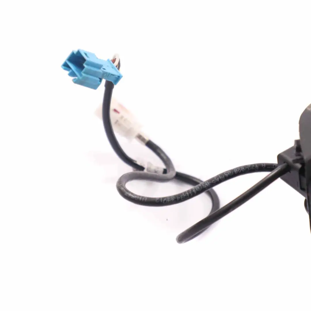 W207 console Centrale Connecteur AUX Port USB Prise pour Mercedes W204 à propos du numéro de pièce A2078210411 Mercedes W204 W207 console Centrale Connecteur AUX Port USB Prise - SKU A2078210411 - Numéro de pièce A2078210411