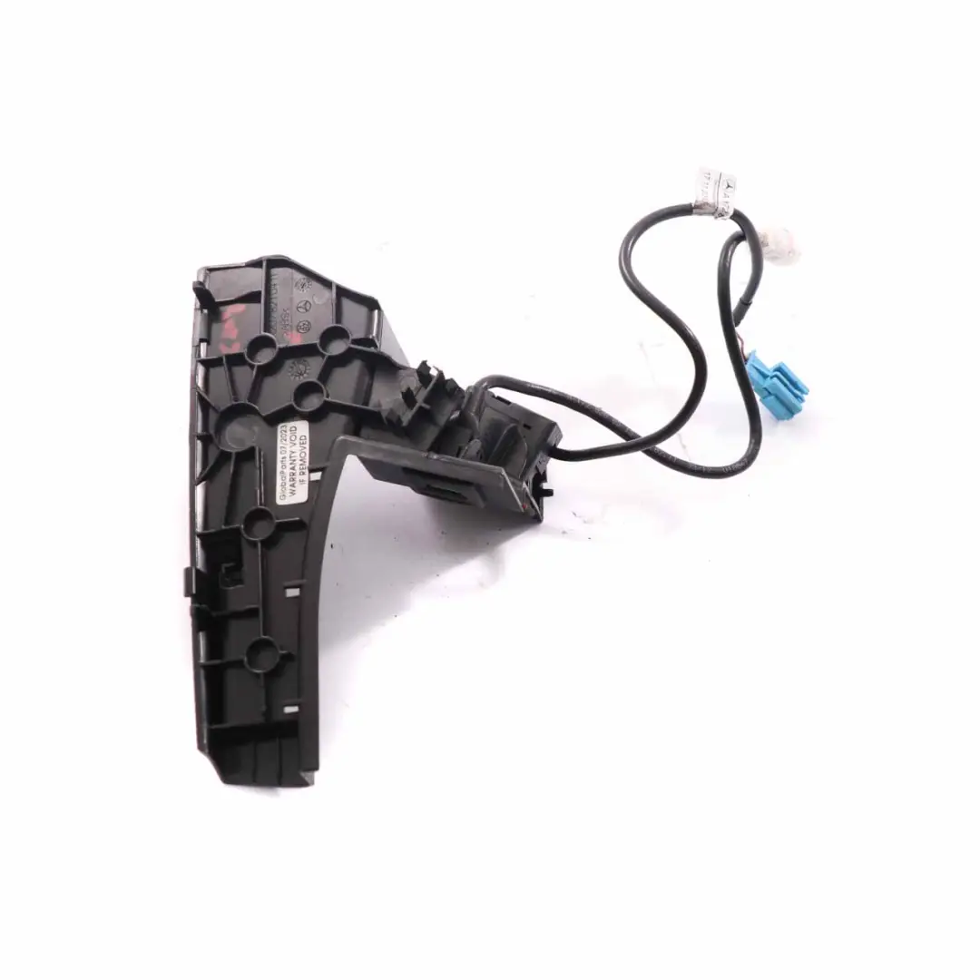 W207 Conector consola central AUX USB toma puerto para Mercedes W204 con número de pieza A2078210411 Mercedes W204 W207 Conector consola central AUX USB toma puerto - SKU A2078210411 - Número de pieza A2078210411