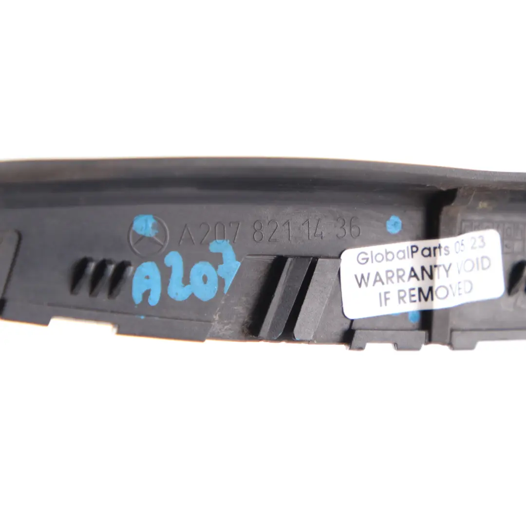 Mercedes W207 Wspornik Listwa Osłona Zaślepka Lampy Prawy Tył - SKU A2078211436 - Numer Części A2078211436