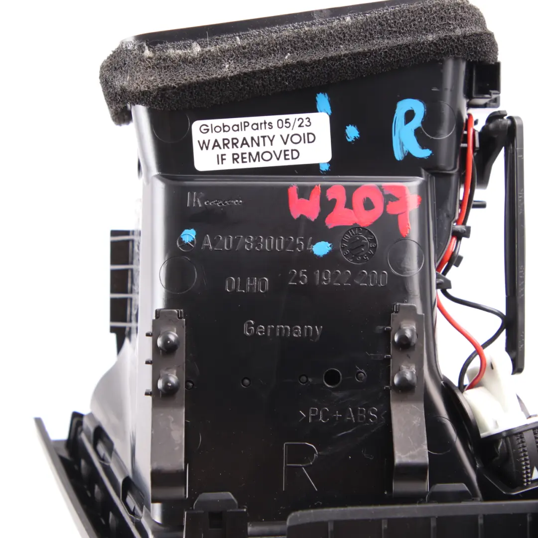 Mercedes W207 C207 Kratka Nawiewu Przód Prawa - SKU A2078300254 - Numer Części A2078300254