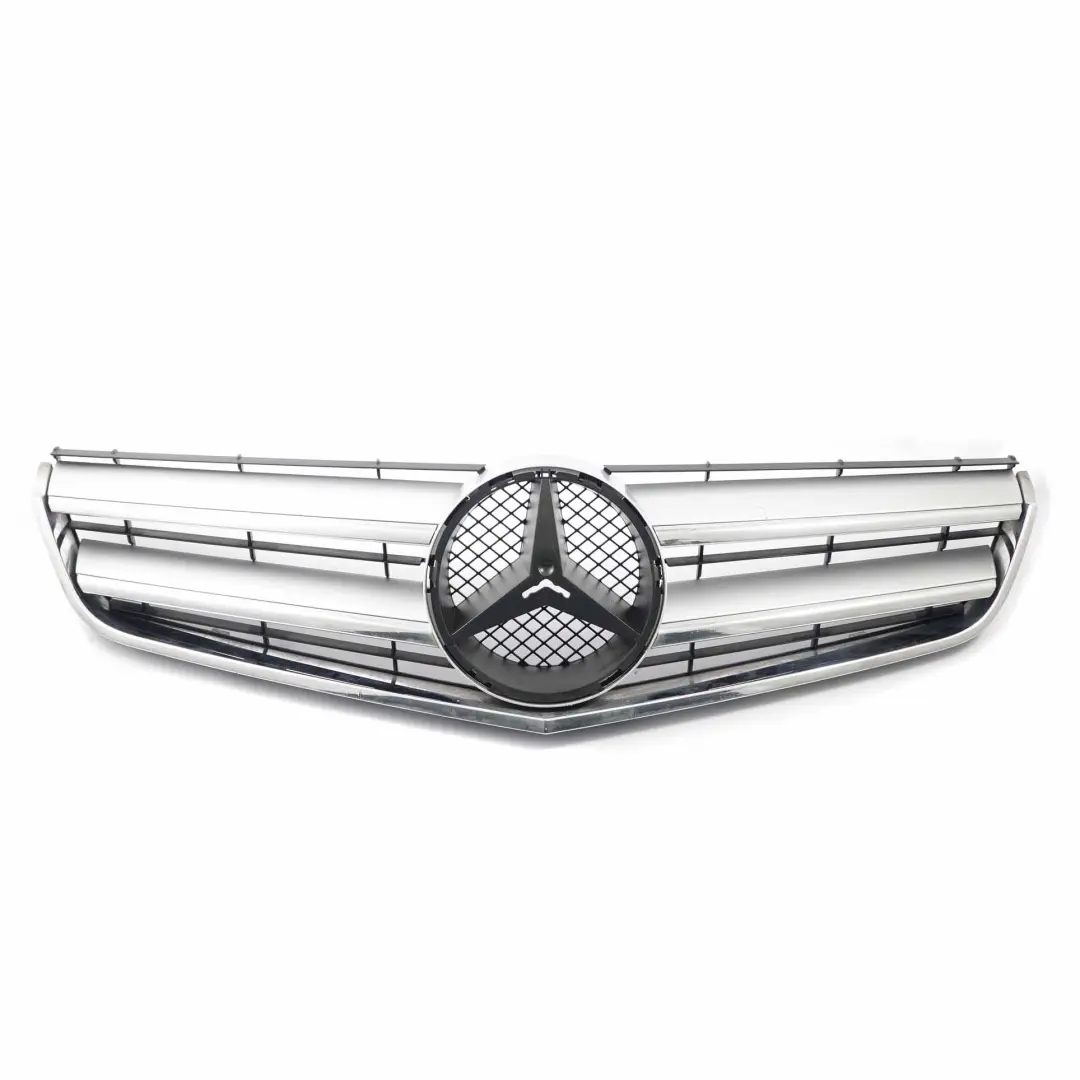 W207 Atrapa Chłodnicy Grill Chrom Zderzaka Przód do Mercedes o numerze A2078803183 Mercedes W207 Atrapa Chłodnicy Grill Chrom Zderzaka Przód - SKU A2078803183 - Numer Części A2078803183