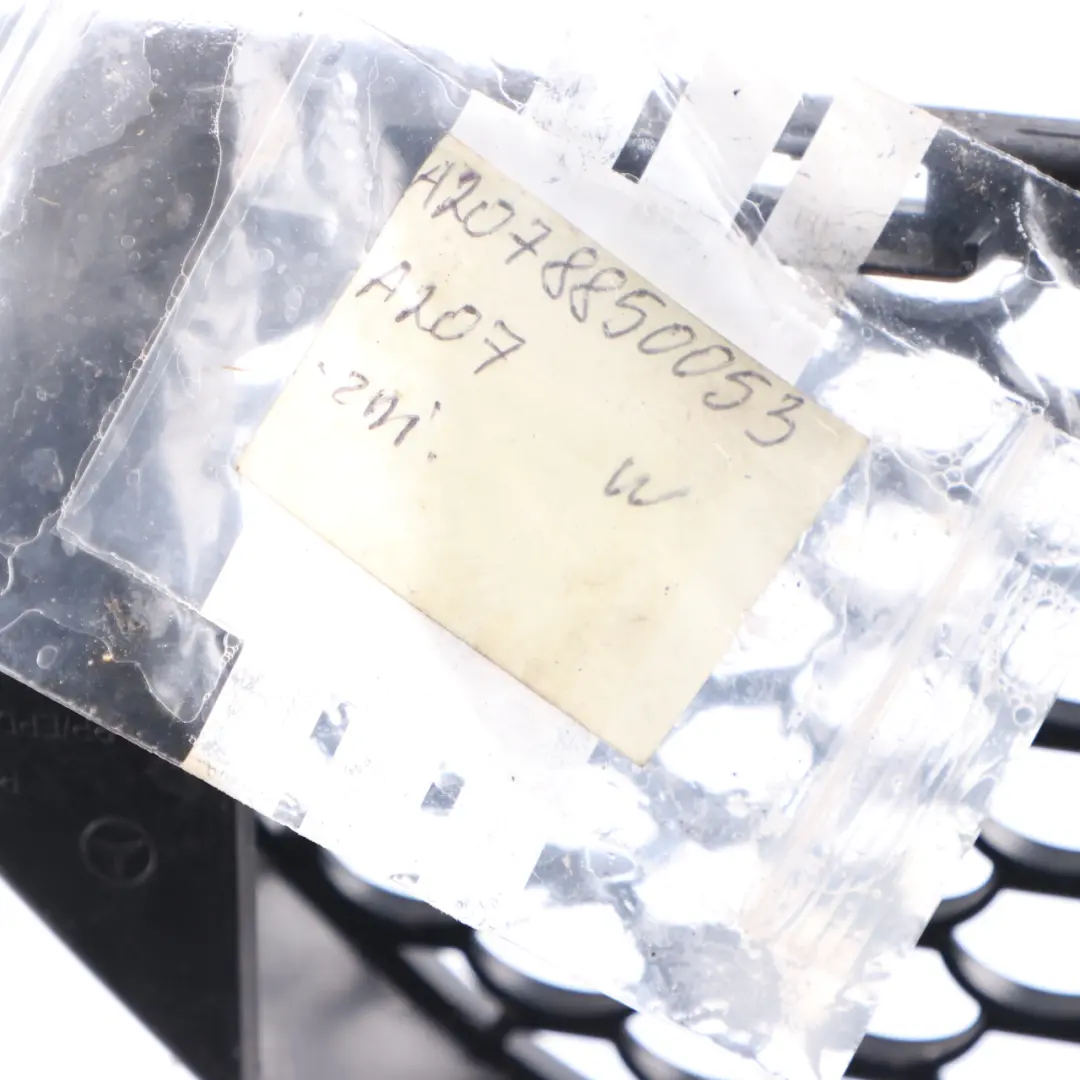 W207 Front Bumper Grille AMG Centre Lower Grid Panel to Mercedes with Part number A2078850053 Mercedes W207 Front Bumper Grille AMG Centre Lower Grid Panel - SKU A2078850053 - Part number A2078850053