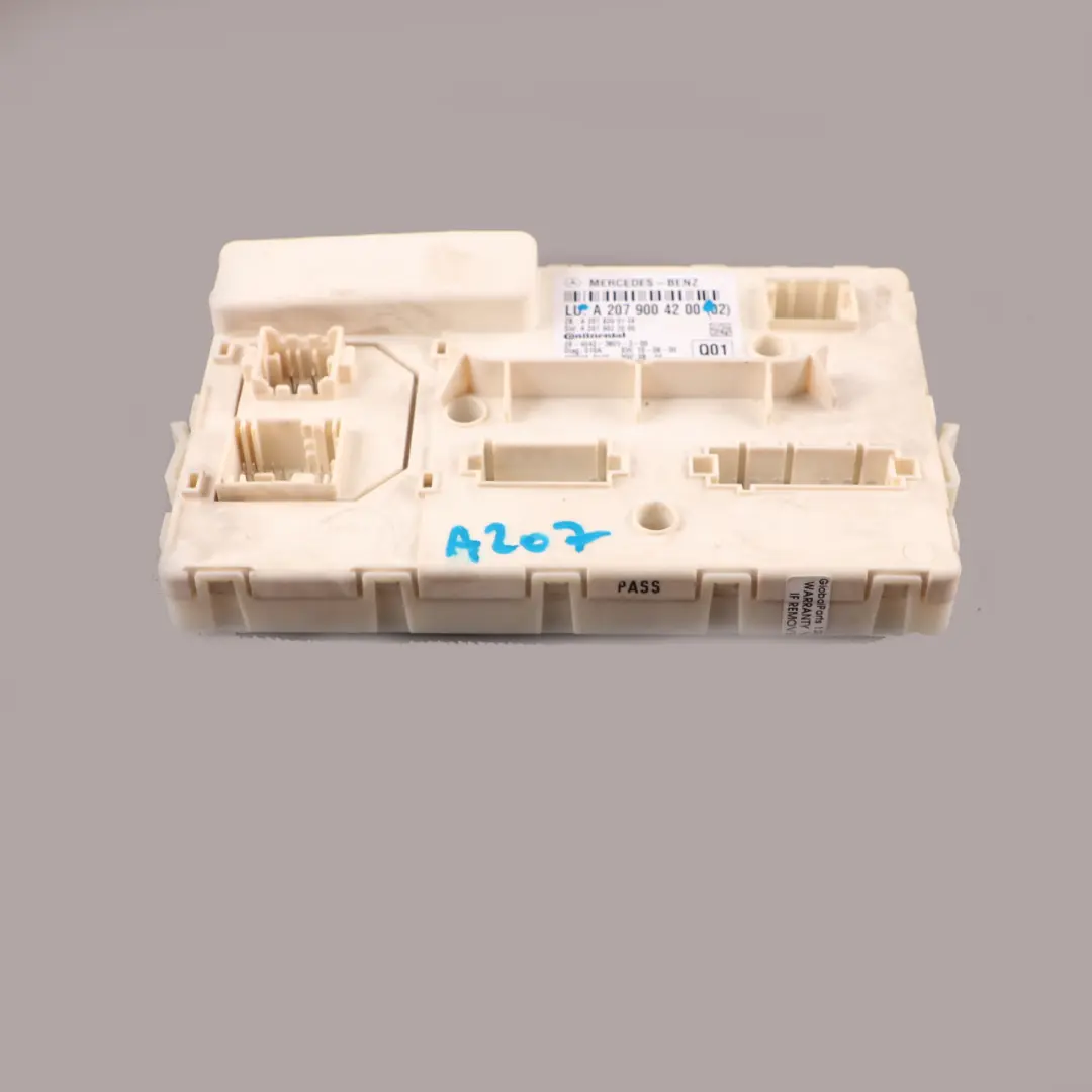 W207 A207 Convertible Roof Module Folding Top Control Unit to Mercedes with Part number A2079004200 Mercedes W207 A207 Convertible Roof Module Folding Top Control Unit - SKU A2079004200 - Part number A2079004200