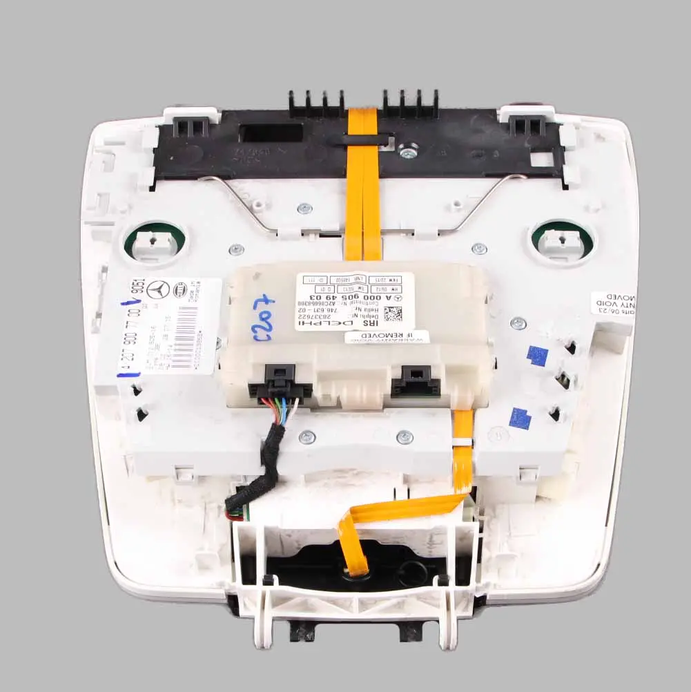 W207 Coupe Lampka Podsufitki Przełącznik Szyberdachu do Mercedes o numerze A2079007700 Mercedes W207 Coupe Lampka Podsufitki Przełącznik Szyberdachu - SKU A2079007700 - Numer Części A2079007700