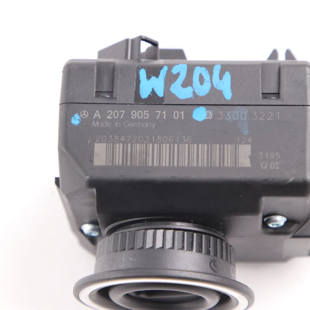 Key Reader Ignition Lock Remote Control Unit Module to Mercedes W204 with Part number A2079057101 Mercedes W204 Key Reader Ignition Lock Remote Control Unit Module - SKU A2079057101 - Part number A2079057101