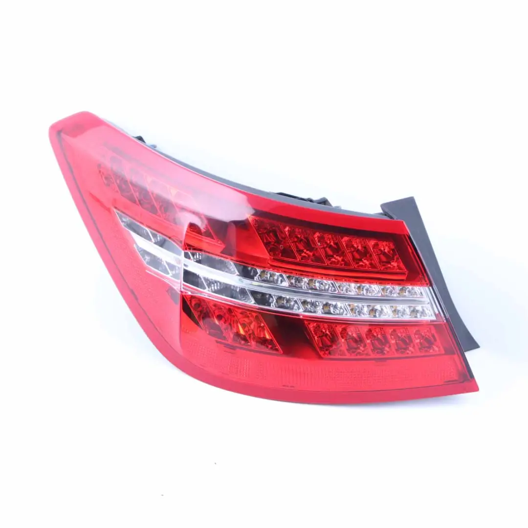 W207 A207 C207 Fanale Posteriore Fanale Posteriore Sinistro per Mercedes con numero di parte A2079060158 Mercedes W207 A207 C207 Fanale Posteriore Fanale Posteriore Sinistro - SKU A2079060158 - Numero di parte A2079060158