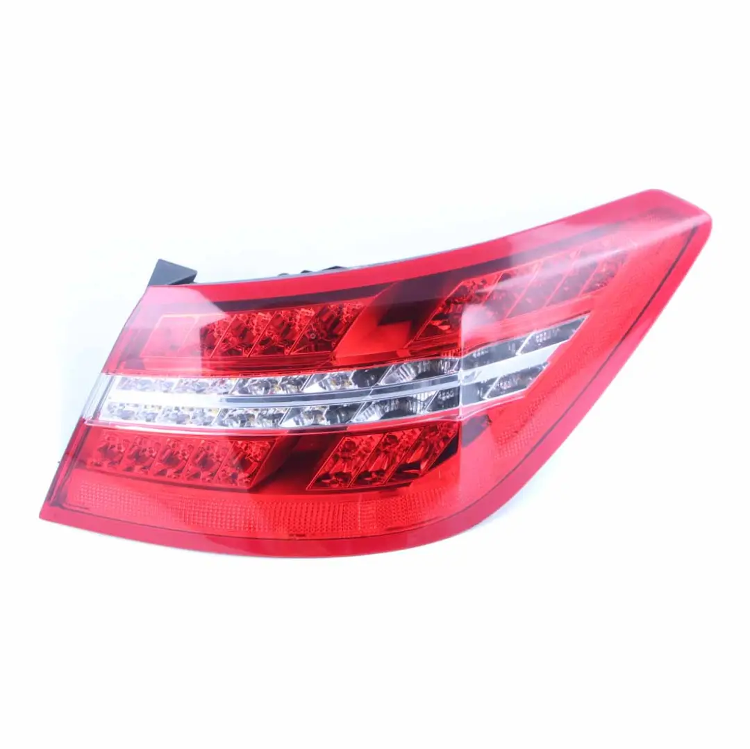 Piloto Trasero Mercedes W207 A207 C207 Luz Trasera Derecha para con número de pieza A2079060258 Piloto Trasero Mercedes W207 A207 C207 Luz Trasera Derecha - SKU A2079060258 - Número de pieza A2079060258