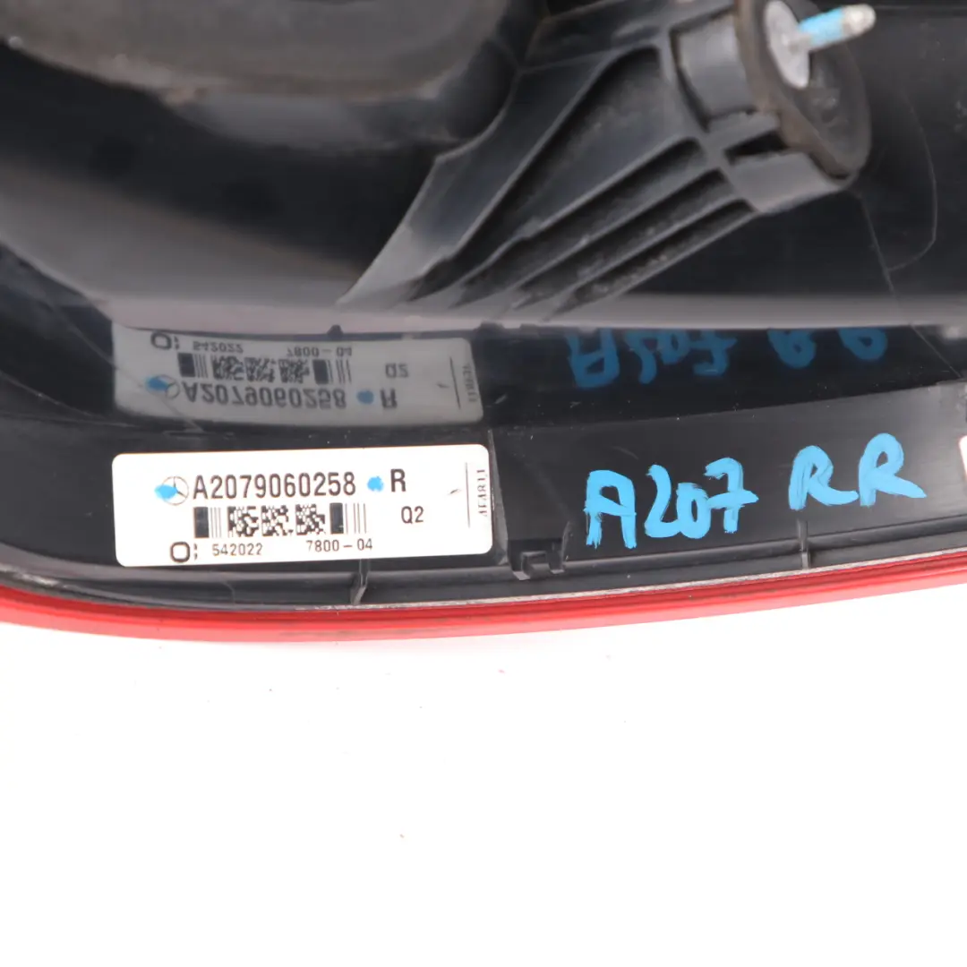 Fanale Posteriore Mercedes W207 A207 C207 Fanale Posteriore Destro per con numero di parte A2079060258 Fanale Posteriore Mercedes W207 A207 C207 Fanale Posteriore Destro - SKU A2079060258 - Numero di parte A2079060258