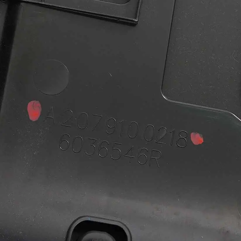Dossier siège Mercedes W204 W207 Coupe Panneau recouvrement droit  - SKU A2079100218 - Numéro de pièce A2079100218