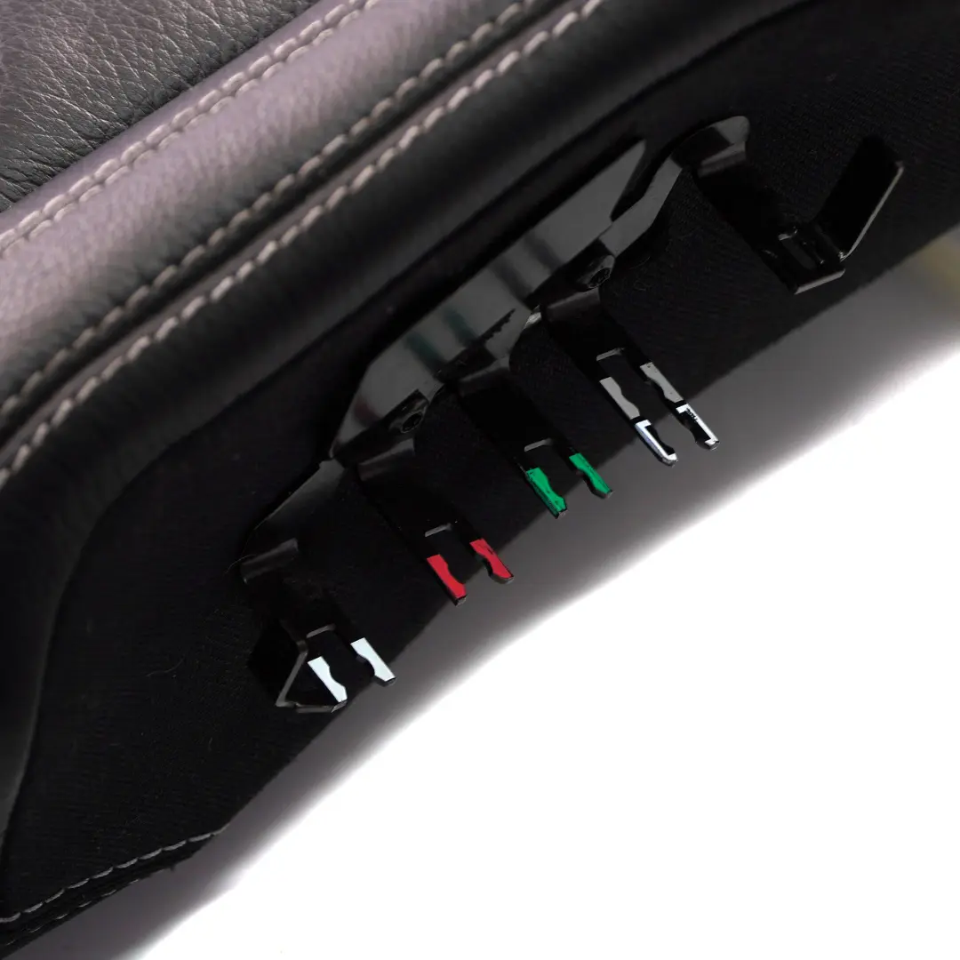 W207 Funda Asiento Delantero Calefactable Izquierda Derecha Cuero Negro para Mercedes con número de pieza A2079102646 Mercedes W207 Funda Asiento Delantero Calefactable Izquierda Derecha Cuero Negro - SKU A2079102646 - Número de pieza A2079102646