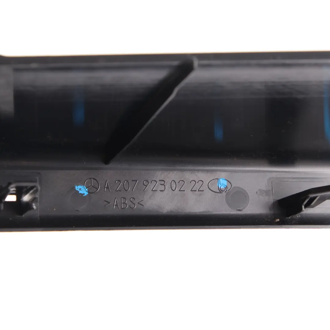 Mercedes A207 Cabrio Schienale posteriore Rivestimento pelle rossa - SKU A2079230222 - Numero di parte A2079230222