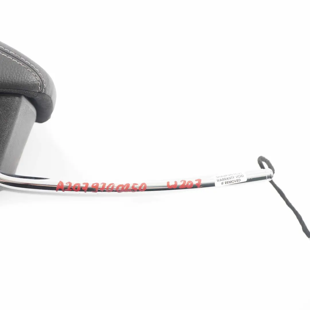 W207 Poggiatesta Sedile Anteriore Sinistro Destro Finta Pelle per Mercedes C204 con numero di parte A2079700250 Mercedes C204 W207 Poggiatesta Sedile Anteriore Sinistro Destro Finta Pelle - SKU A2079700250 - Numero di parte A2079700250