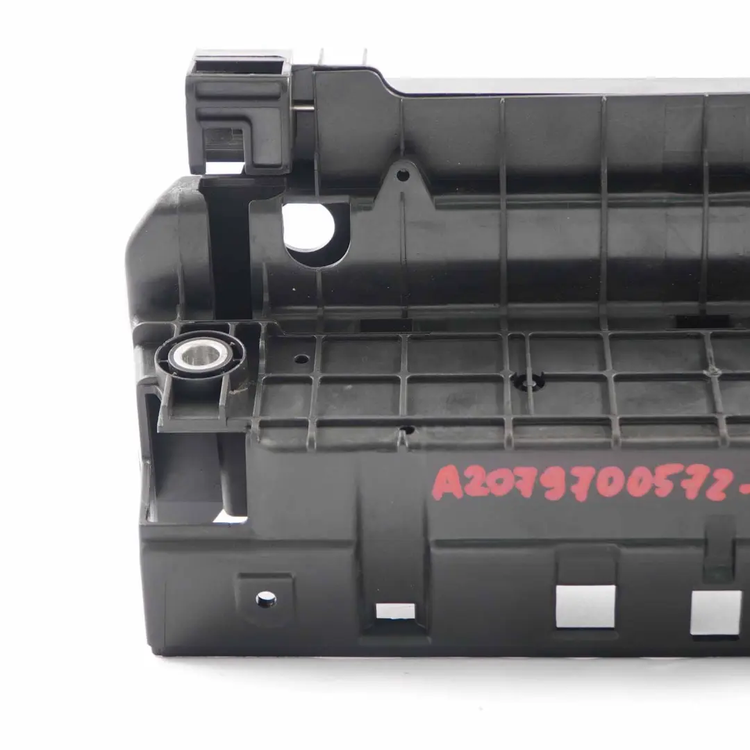 Deflector de Viento Motor Mercedes A207 Soporte Tapa de Montaje para con número de pieza A2079700572 Deflector de Viento Motor Mercedes A207 Soporte Tapa de Montaje - SKU A2079700572-1 - Número de pieza A2079700572