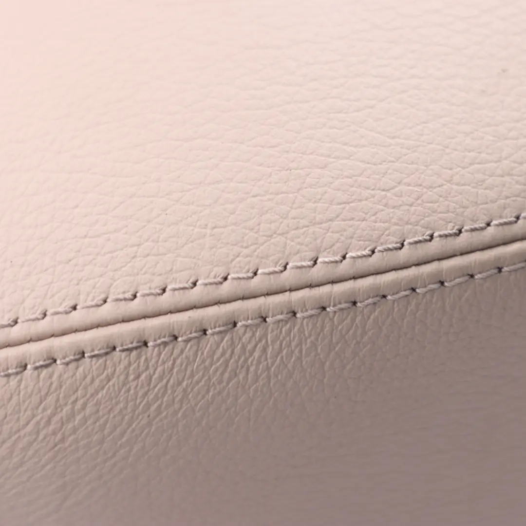 W207 Poggiatesta Sedile Anteriore Sinistro Destro Pelle Beige per Mercedes C204 con numero di parte A2079706850 Mercedes C204 W207 Poggiatesta Sedile Anteriore Sinistro Destro Pelle Beige - SKU A2079706850 - Numero di parte A2079706850