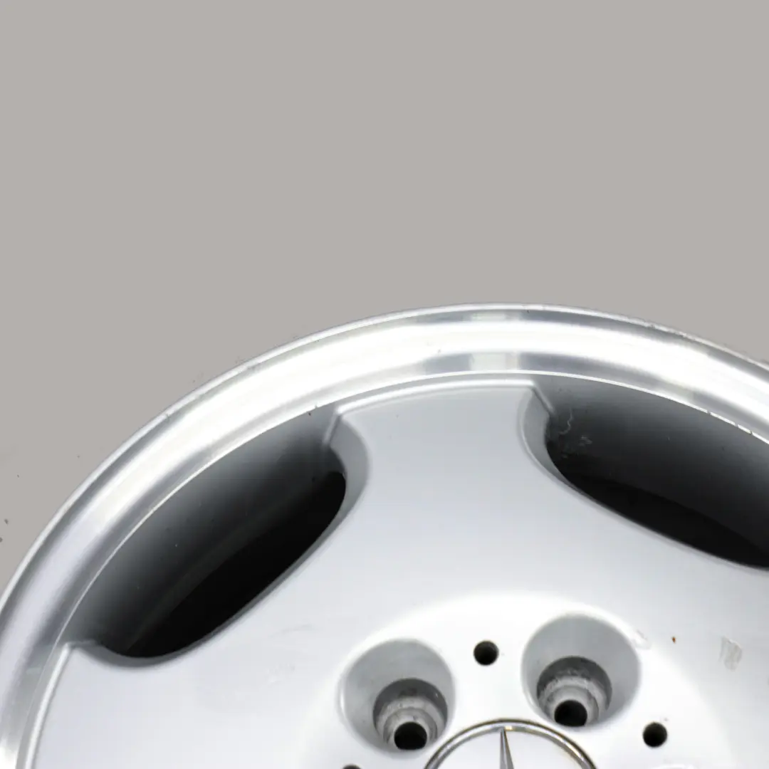 Llanta De aleacion plateada Mercedes W202 W208 C208 16" ET:37 7J para con número de pieza A2084010102 Llanta De aleacion plateada Mercedes W202 W208 C208 16" ET:37 7J - SKU A2084010102-1 - Número de pieza A2084010102