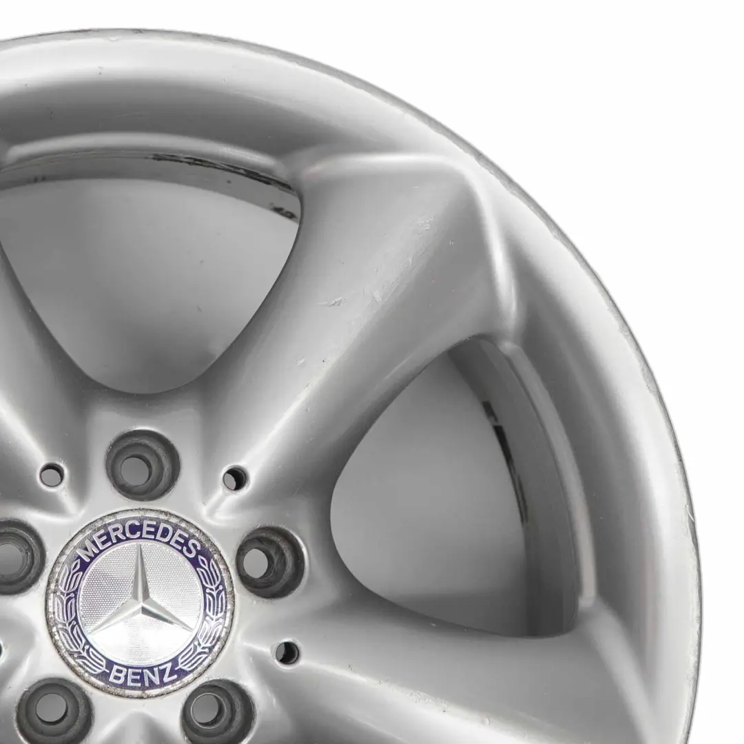 Cerchio in lega posteriore argento 17" ET:30 7,5J per Mercedes CLK W209 con numero di parte A2094010602 Mercedes CLK W209 Cerchio in lega posteriore argento 17" ET:30 7,5J - SKU A2094010602-1 - Numero di parte A2094010602