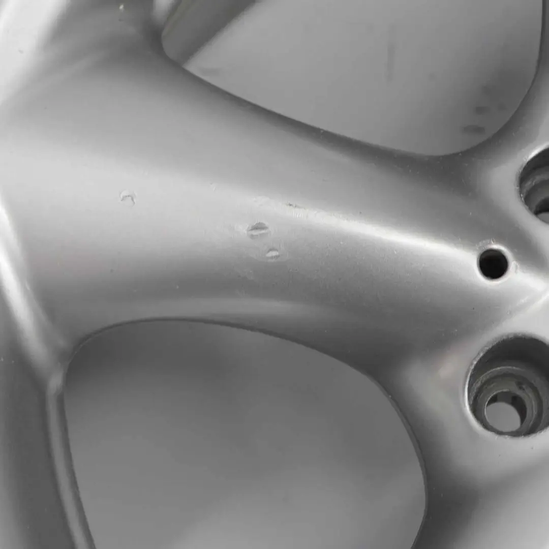 Silberne Leichtmetall felge hinten 17" ET:30 7,5J für Mercedes CLK W209 mit Teilenummer A2094010602 Mercedes CLK W209 Silberne Leichtmetall felge hinten 17" ET:30 7,5J - SKU A2094010602-1 - Teilenummer A2094010602