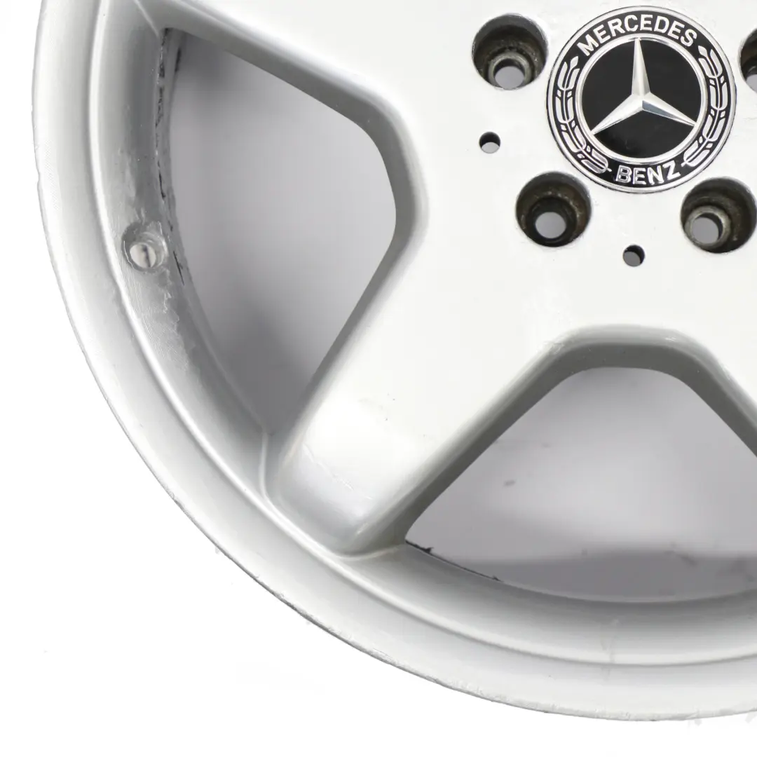 Leichtmetallfelge Vorne Silber 18" 7.5J ET:37 für Mercedes CLK W209 C209 mit Teilenummer A2094011602 Mercedes CLK W209 C209 Leichtmetallfelge Vorne Silber 18" 7.5J ET:37 - SKU A2094011602-1 - Teilenummer A2094011602
