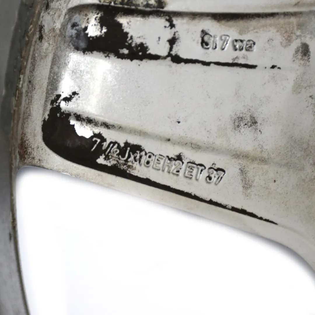 Cerchio anteriore lega argento 18" 7.5J ET:37 per Mercedes CLK W209 C209 con numero di parte A2094011602 Mercedes CLK W209 C209 Cerchio anteriore lega argento 18" 7.5J ET:37 - SKU A2094011602-2 - Numero di parte A2094011602