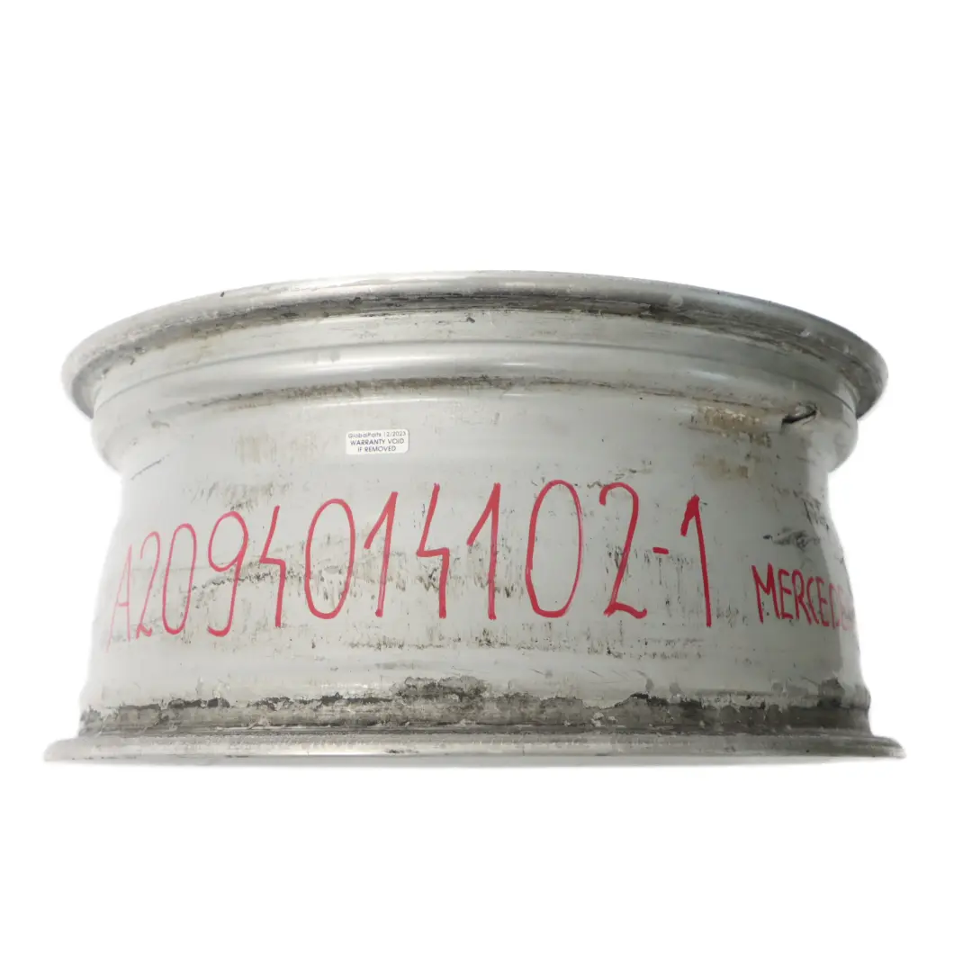 Silberne Leicht metall felge 17" 7.5J ET:36 für Mercedes C209 mit Teilenummer A2094014102 Mercedes C209 Silberne Leicht metall felge 17" 7.5J ET:36 - SKU A2094014102 - Teilenummer A2094014102